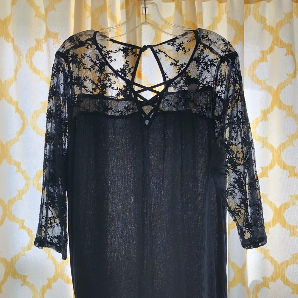 Navy blue pullover blouse, like new